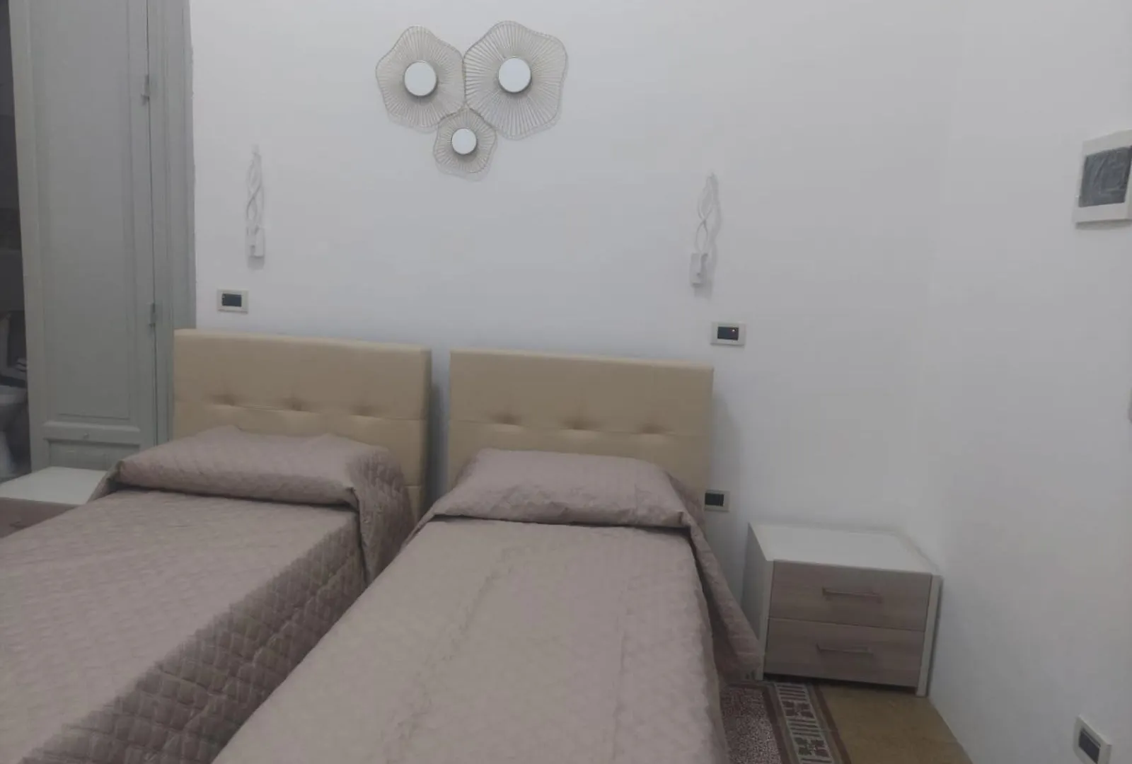 Guest House Lamphotel Militello Palermo Italy