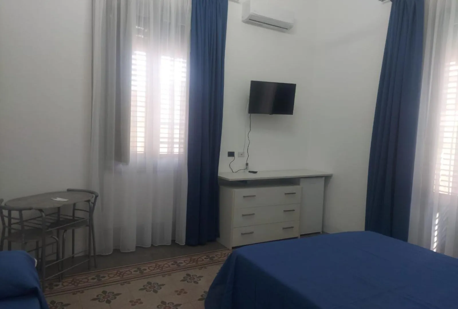 Guest House Lamphotel Militello Palermo 0*,  Italy