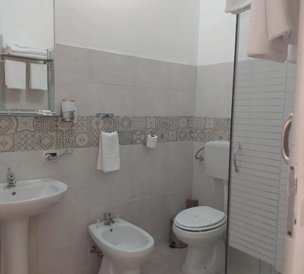 Guest House Lamphotel Militello Palermo Italy